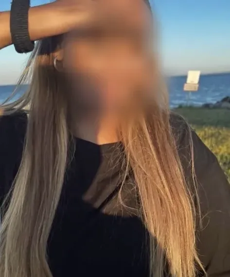 Aina, 20 años