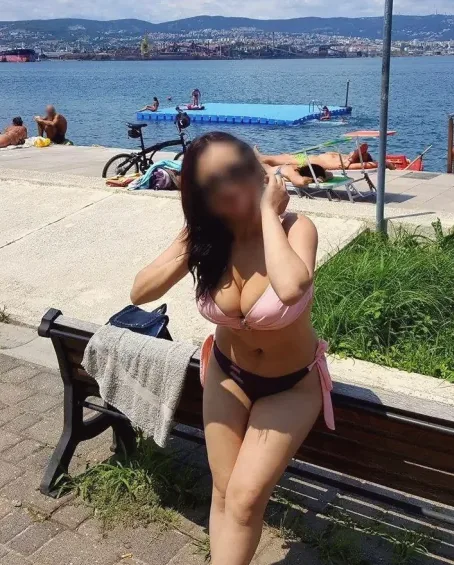 Mónica, 23 años